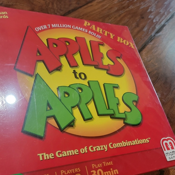 Mattel Apples to Apples game - Picture 3 of 6
